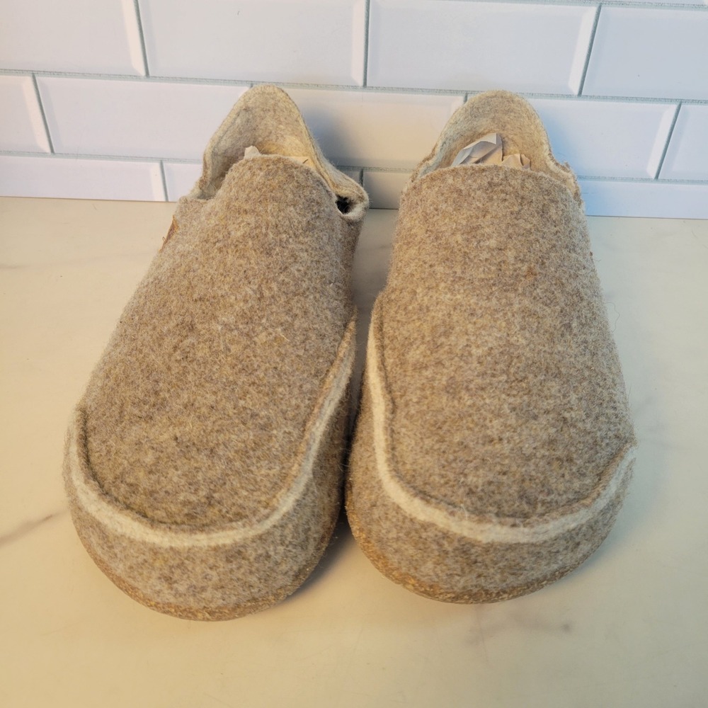 TAOS Convertawool Clogs Womens EU 40 Warm Sand Arch Support US 9-9.5 Slipper
